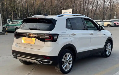 Volkswagen T-Cross I, 2021 год, 1 200 001 рублей, 9 фотография