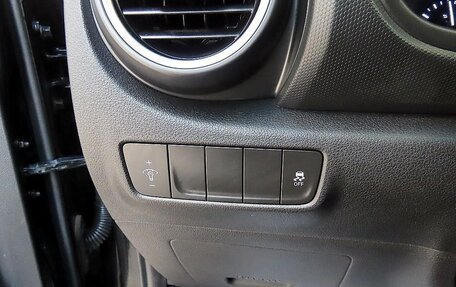 Hyundai Kona I, 2018 год, 1 470 000 рублей, 17 фотография