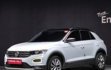 Volkswagen T-Roc I, 2021 год, 1 970 000 рублей, 1 фотография