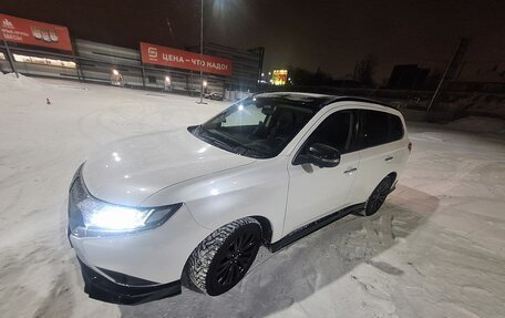 Mitsubishi Outlander III рестайлинг 3, 2022 год, 3 150 000 рублей, 22 фотография