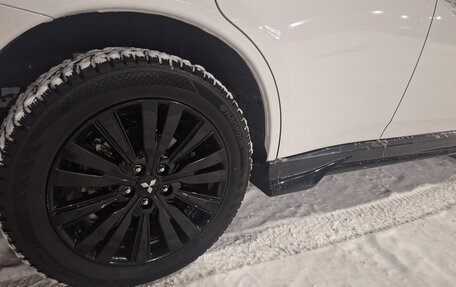 Mitsubishi Outlander III рестайлинг 3, 2022 год, 3 150 000 рублей, 24 фотография