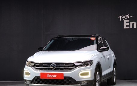 Volkswagen T-Roc I, 2021 год, 1 970 000 рублей, 2 фотография