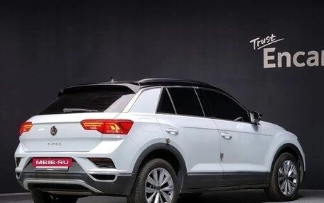 Volkswagen T-Roc I, 2021 год, 1 970 000 рублей, 3 фотография