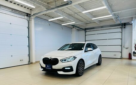 BMW 1 серия, 2019 год, 2 199 900 рублей, 2 фотография
