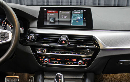 BMW 5 серия, 2018 год, 4 998 000 рублей, 15 фотография