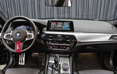 BMW 5 серия, 2018 год, 4 998 000 рублей, 14 фотография