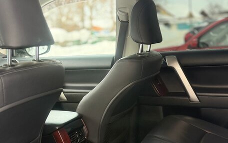 Toyota Land Cruiser Prado 150 рестайлинг 2, 2017 год, 3 500 000 рублей, 9 фотография