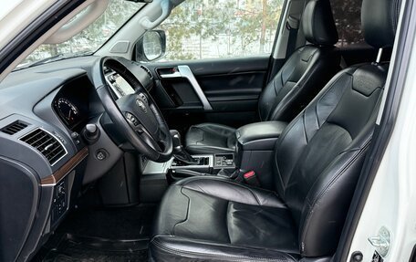 Toyota Land Cruiser Prado 150 рестайлинг 2, 2020 год, 5 150 000 рублей, 16 фотография