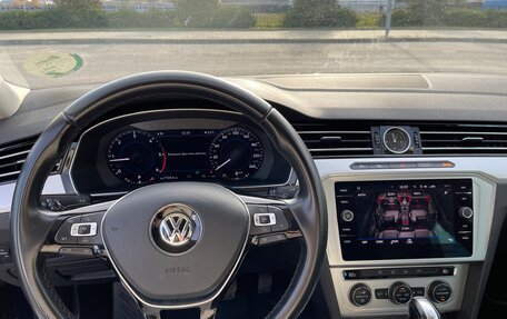 Volkswagen Passat B8 рестайлинг, 2018 год, 2 000 000 рублей, 4 фотография