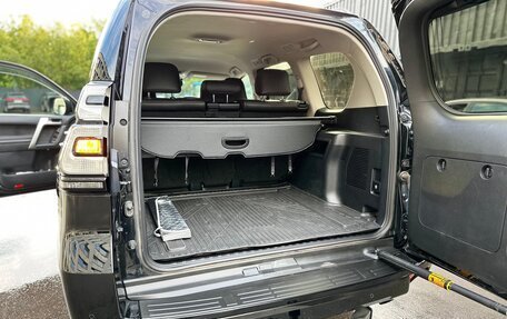 Toyota Land Cruiser Prado 150 рестайлинг 2, 2021 год, 8 000 000 рублей, 1 фотография