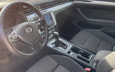 Volkswagen Passat B8 рестайлинг, 2018 год, 2 000 000 рублей, 17 фотография