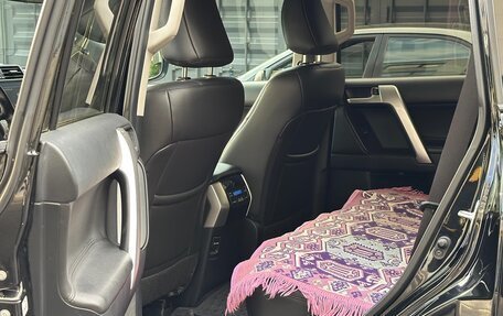 Toyota Land Cruiser Prado 150 рестайлинг 2, 2021 год, 8 000 000 рублей, 2 фотография