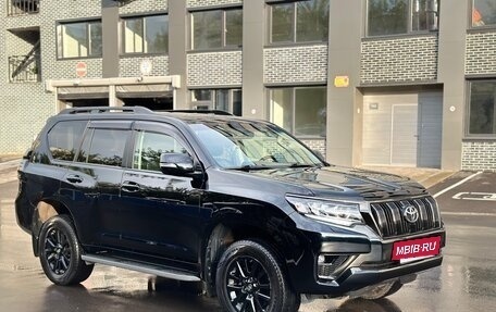 Toyota Land Cruiser Prado 150 рестайлинг 2, 2021 год, 8 000 000 рублей, 5 фотография