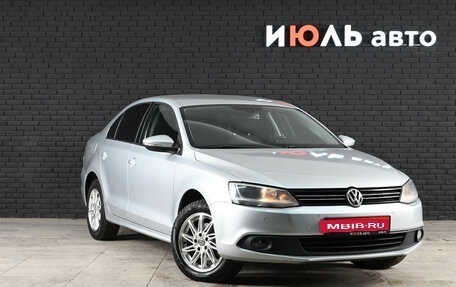 Volkswagen Jetta VI, 2011 год, 962 000 рублей, 3 фотография