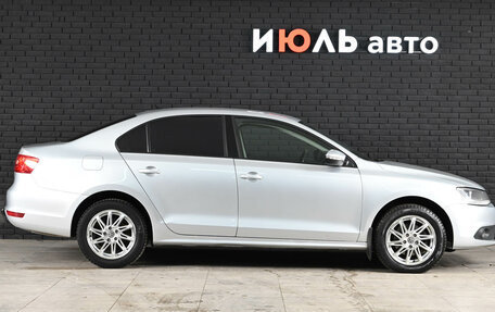 Volkswagen Jetta VI, 2011 год, 962 000 рублей, 5 фотография
