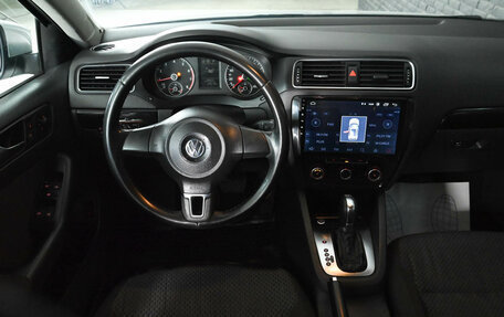 Volkswagen Jetta VI, 2011 год, 962 000 рублей, 12 фотография