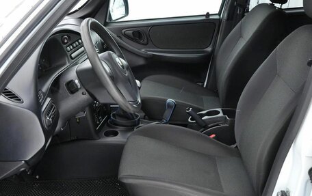 Chevrolet Niva I рестайлинг, 2017 год, 750 000 рублей, 10 фотография