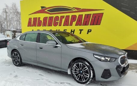 BMW 5 серия, 2025 год, 9 900 000 рублей, 6 фотография
