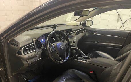 Toyota Camry, 2018 год, 2 500 000 рублей, 3 фотография