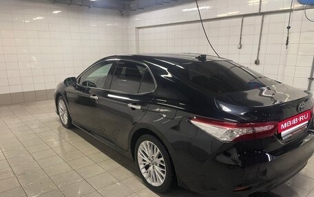 Toyota Camry, 2018 год, 2 500 000 рублей, 9 фотография