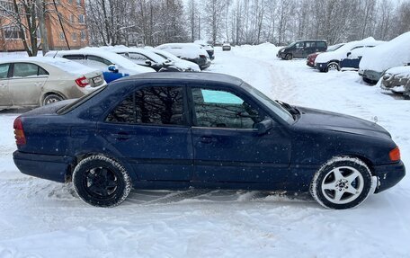 Mercedes-Benz C-Класс, 1995 год, 170 000 рублей, 4 фотография