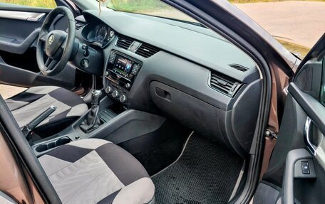 Skoda Octavia, 2018 год, 1 250 000 рублей, 13 фотография