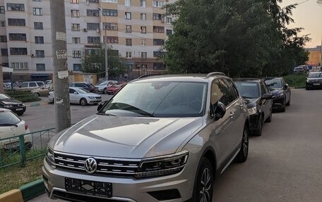 Volkswagen Tiguan II, 2019 год, 3 000 000 рублей, 2 фотография