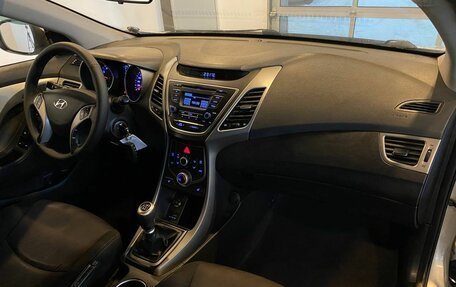 Hyundai Elantra V, 2015 год, 986 000 рублей, 12 фотография