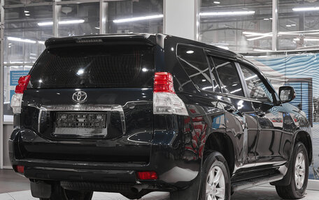 Toyota Land Cruiser Prado 150 рестайлинг 2, 2013 год, 2 605 000 рублей, 6 фотография