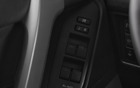 Toyota Land Cruiser Prado 150 рестайлинг 2, 2013 год, 2 605 000 рублей, 14 фотография