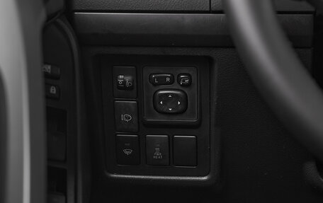 Toyota Land Cruiser Prado 150 рестайлинг 2, 2013 год, 2 605 000 рублей, 15 фотография