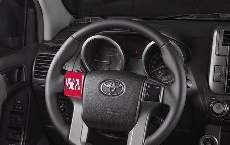 Toyota Land Cruiser Prado 150 рестайлинг 2, 2013 год, 2 605 000 рублей, 10 фотография