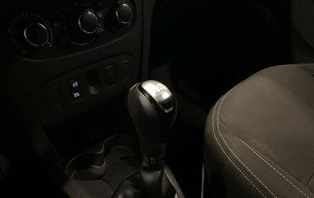 Renault Logan II, 2018 год, 590 000 рублей, 28 фотография