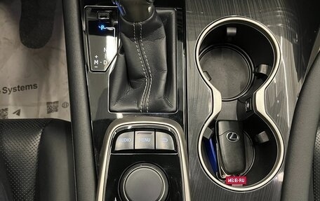 Lexus RX IV рестайлинг, 2016 год, 3 350 000 рублей, 24 фотография