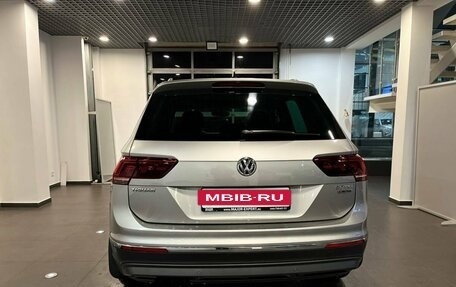 Volkswagen Tiguan II, 2017 год, 2 880 000 рублей, 4 фотография