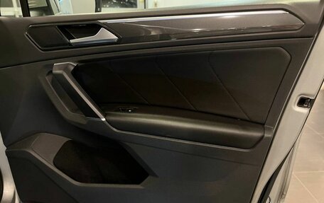 Volkswagen Tiguan II, 2017 год, 2 880 000 рублей, 28 фотография