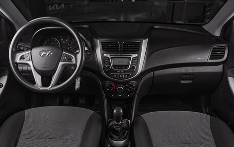 Hyundai Solaris II рестайлинг, 2012 год, 650 000 рублей, 8 фотография