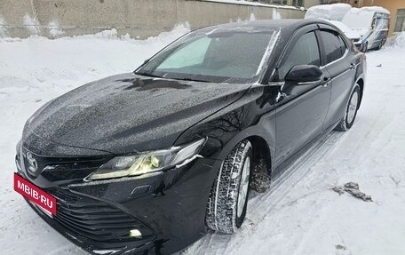 Toyota Camry, 2019 год, 2 100 000 рублей, 4 фотография