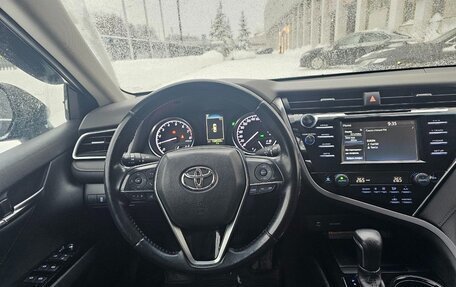 Toyota Camry, 2019 год, 2 100 000 рублей, 15 фотография