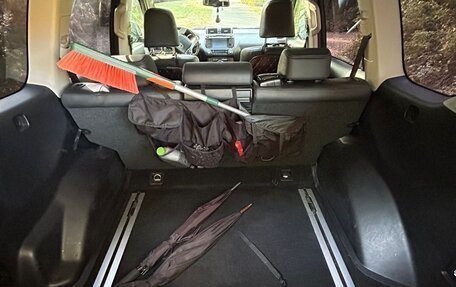 Toyota Land Cruiser Prado 150 рестайлинг 2, 2014 год, 2 840 000 рублей, 5 фотография