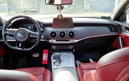 KIA Stinger I, 2018 год, 2 450 000 рублей, 7 фотография