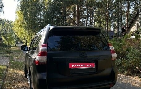 Toyota Land Cruiser Prado 150 рестайлинг 2, 2014 год, 2 840 000 рублей, 13 фотография