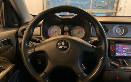 Mitsubishi Outlander III рестайлинг 3, 2004 год, 450 000 рублей, 10 фотография