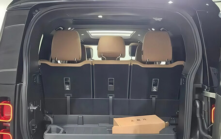 Land Rover Defender II, 2025 год, 13 295 000 рублей, 18 фотография