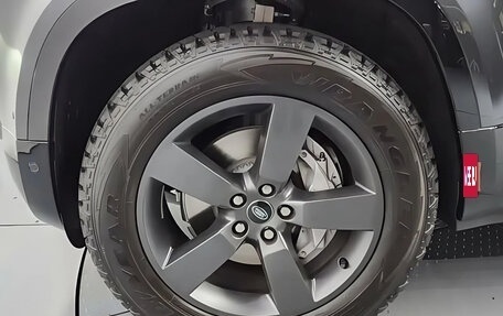 Land Rover Defender II, 2024 год, 12 865 000 рублей, 16 фотография