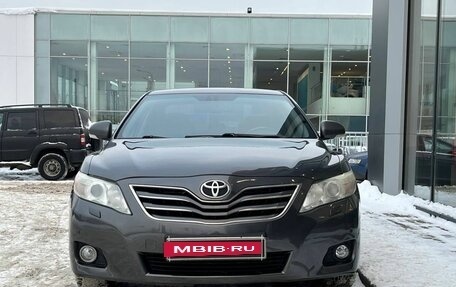 Toyota Camry, 2011 год, 999 000 рублей, 2 фотография