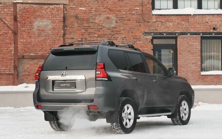 Toyota Land Cruiser Prado 150 рестайлинг 2, 2019 год, 5 370 000 рублей, 2 фотография