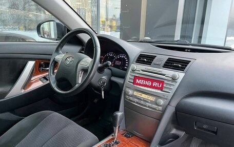 Toyota Camry, 2011 год, 999 000 рублей, 10 фотография