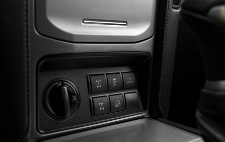 Toyota Land Cruiser Prado 150 рестайлинг 2, 2019 год, 5 370 000 рублей, 26 фотография