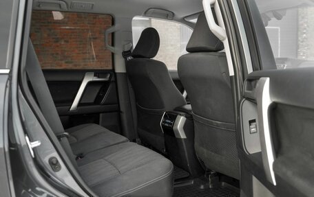 Toyota Land Cruiser Prado 150 рестайлинг 2, 2019 год, 5 370 000 рублей, 35 фотография